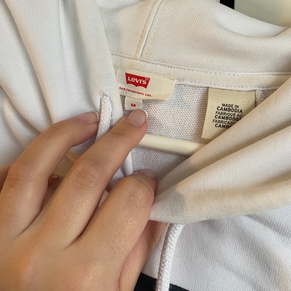 Levi’s White Hoodie - Picture 3 of 3